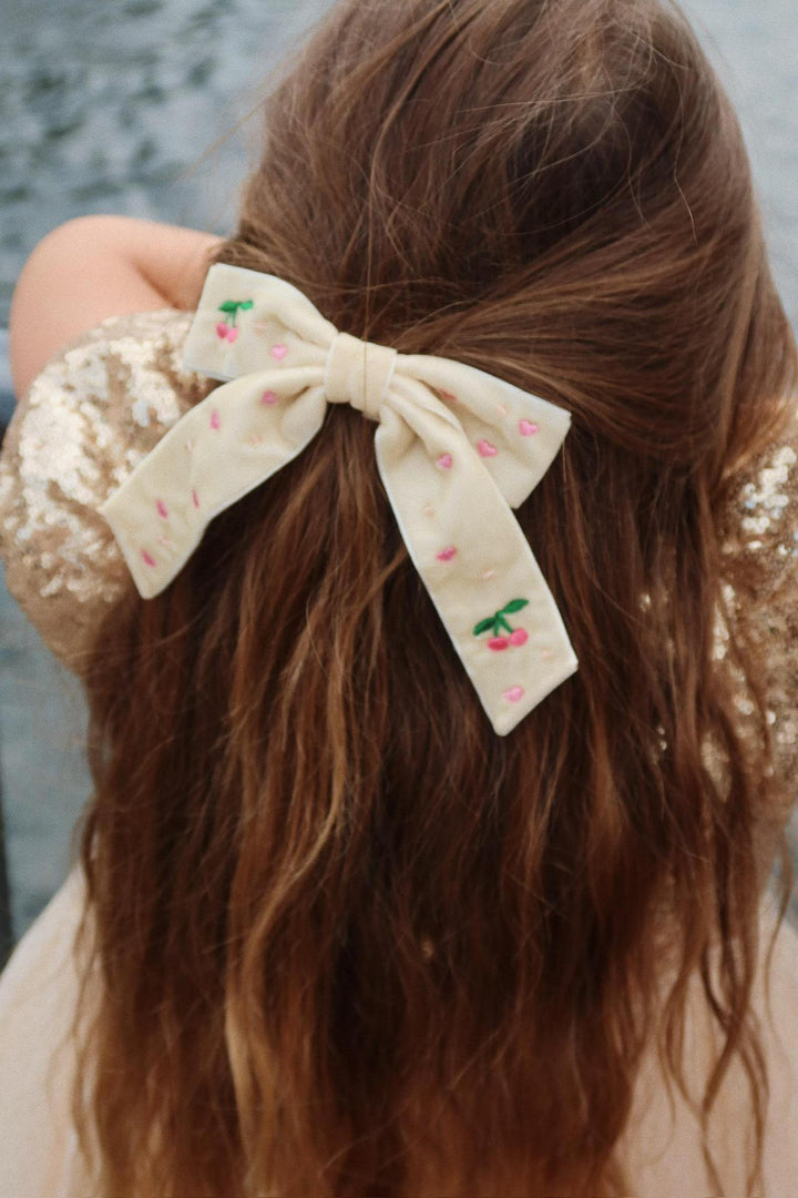 Velvet Bow Pearl Clip